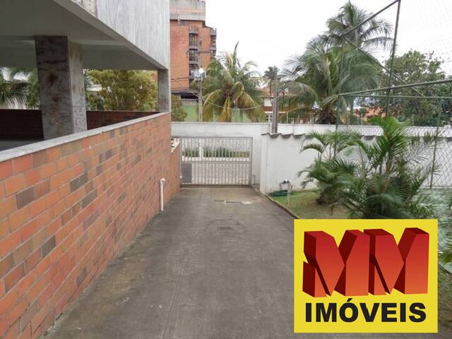 Cobertura para Venda em Cabo Frio - 2