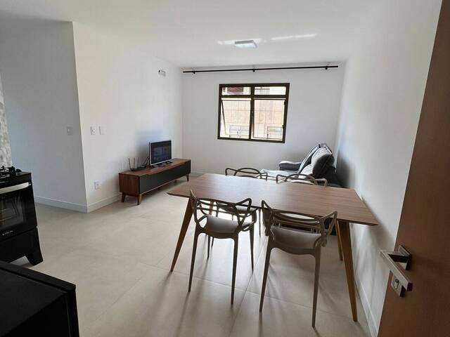 Apartamento para Venda em Cabo Frio - 2