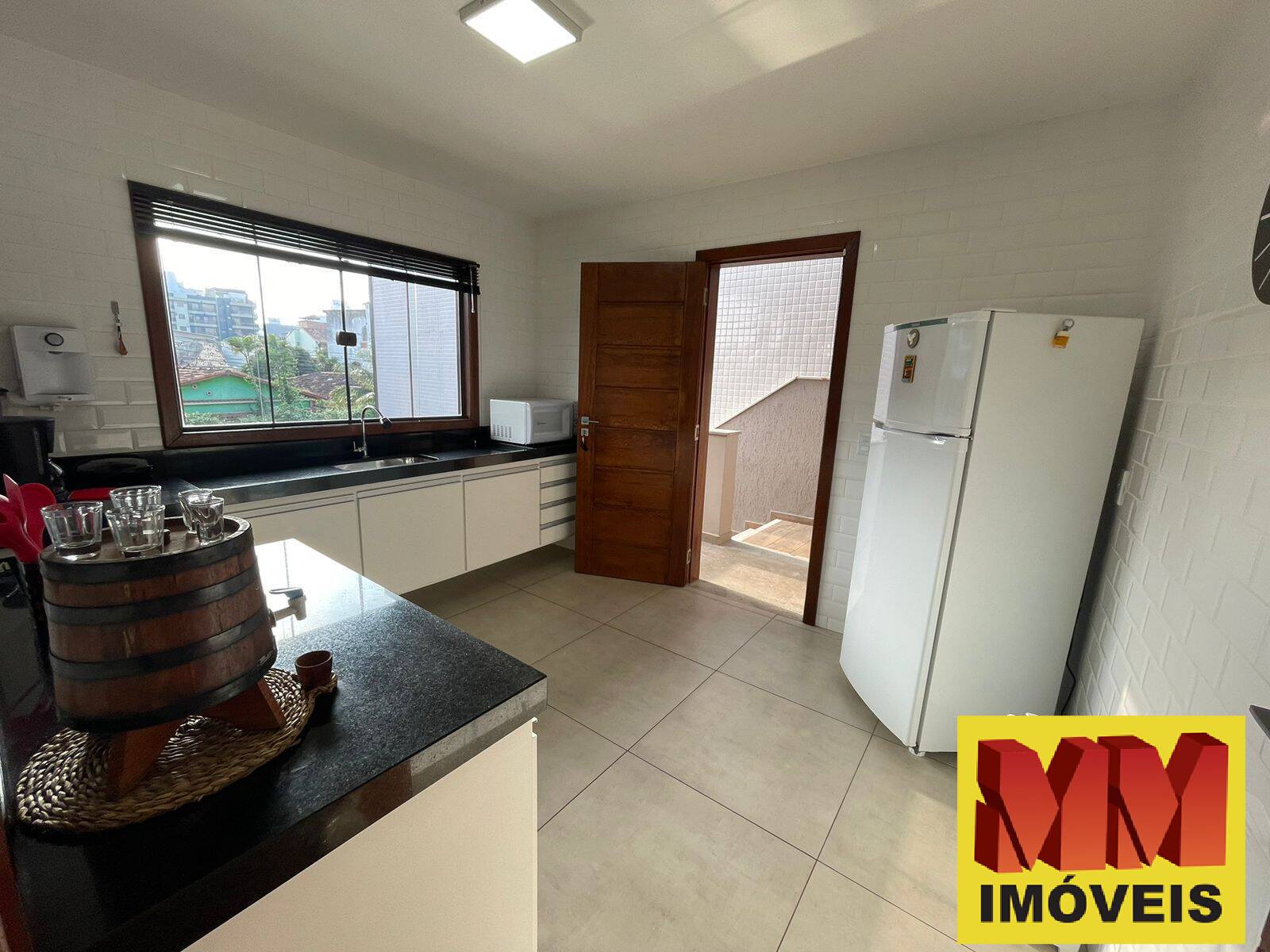 Casa à venda com 4 quartos, 136m² - Foto 11