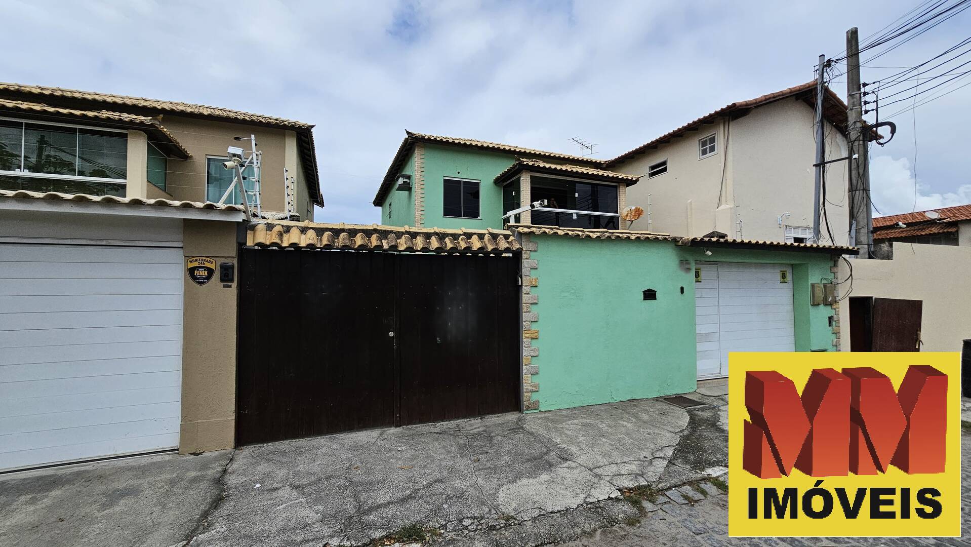 Casa à venda com 3 quartos, 116m² - Foto 1