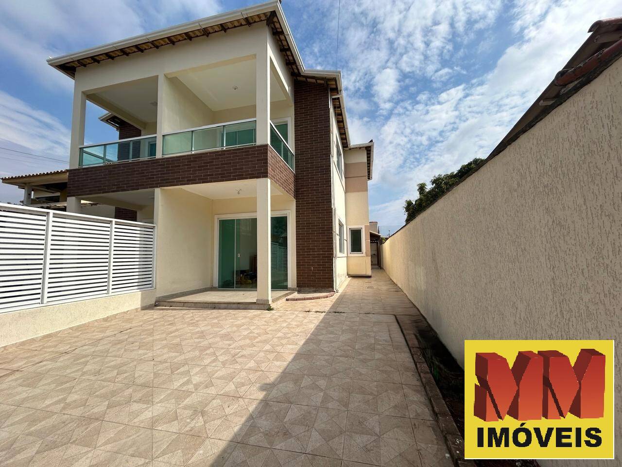 Casa à venda com 2 quartos, 136m² - Foto 1