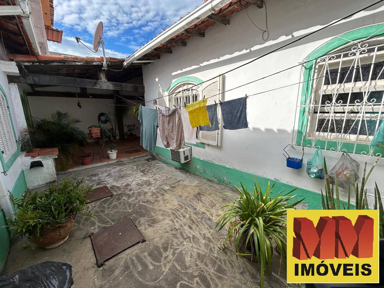 Casa à venda com 4 quartos, 200m² - Foto 25