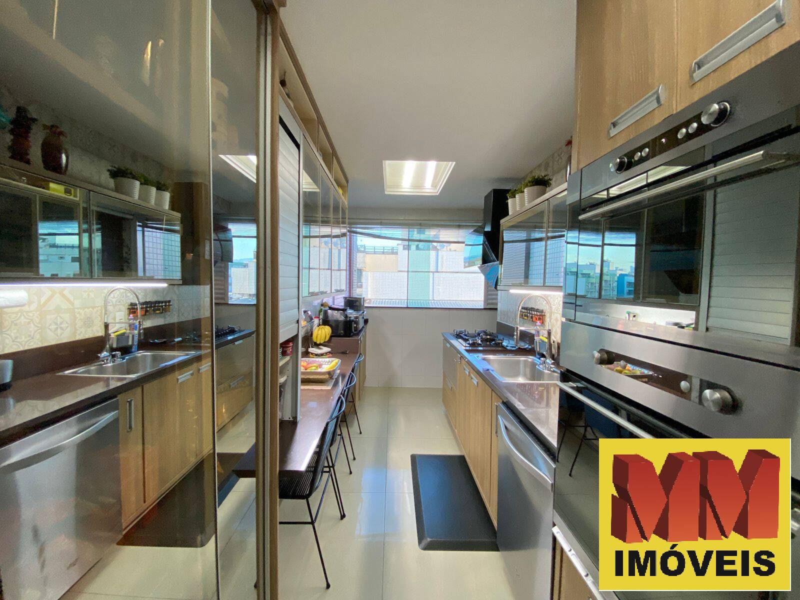 Cobertura à venda com 4 quartos, 220m² - Foto 9