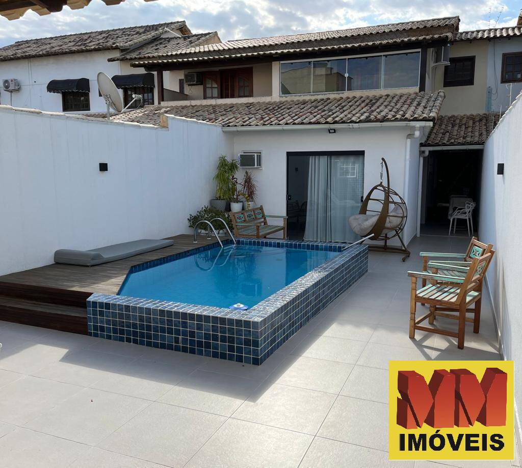 Casa à venda com 3 quartos, 183m² - Foto 1