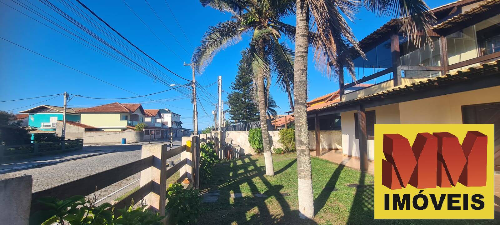 Casa à venda com 3 quartos, 221m² - Foto 2