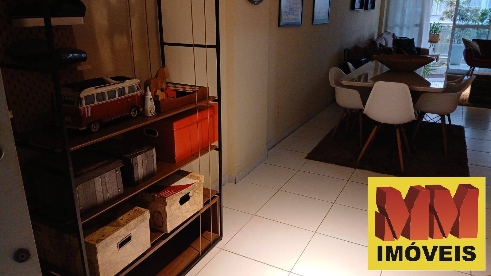 Apartamento à venda com 3 quartos, 130m² - Foto 2