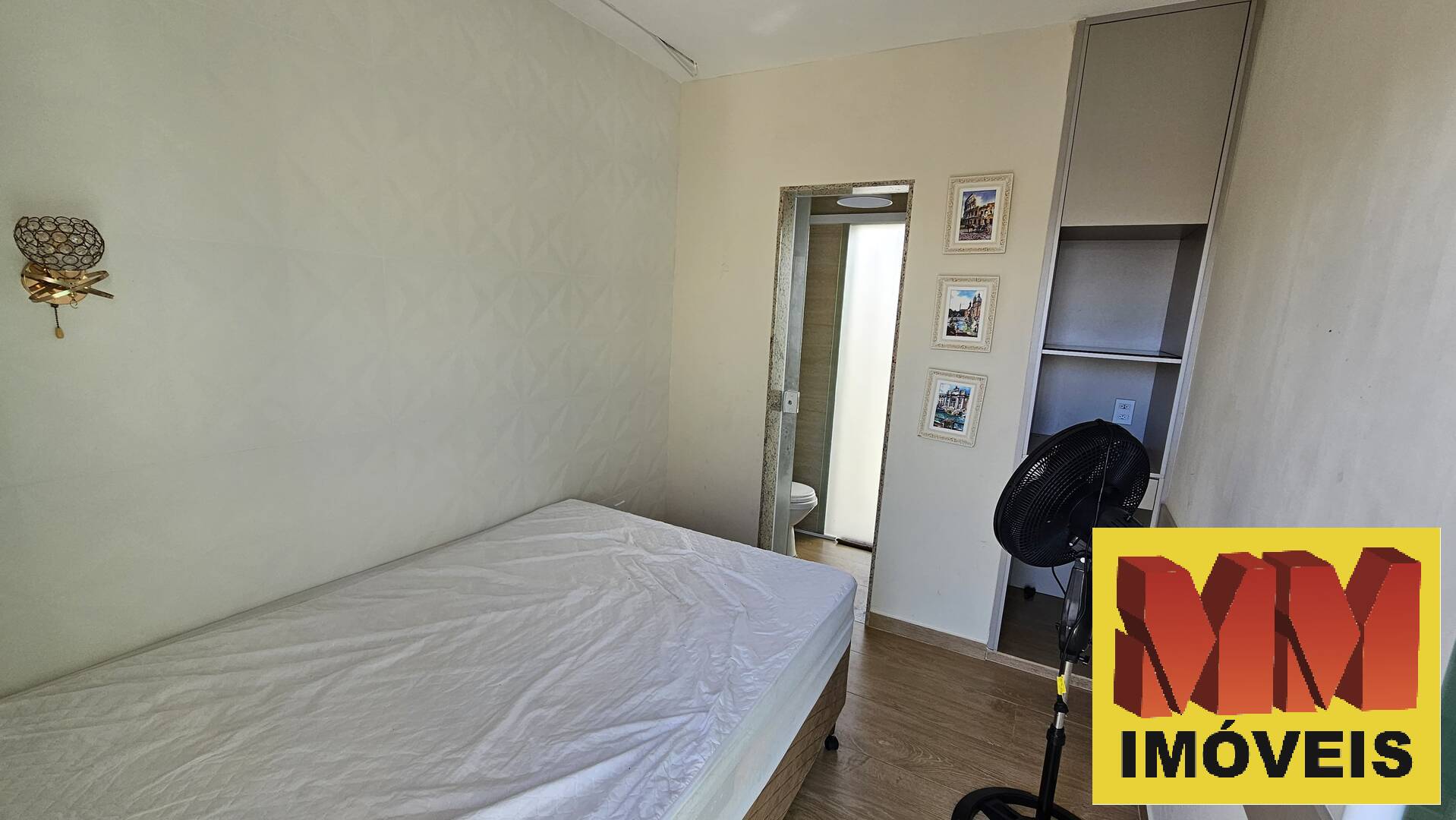 Casa à venda e aluguel com 5 quartos, 200m² - Foto 4