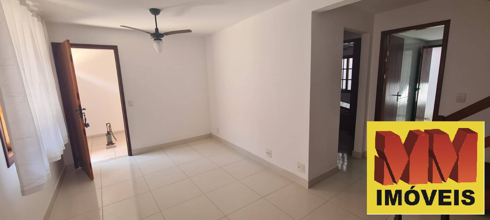 Casa de Condomínio para alugar com 4 quartos, 150m² - Foto 3