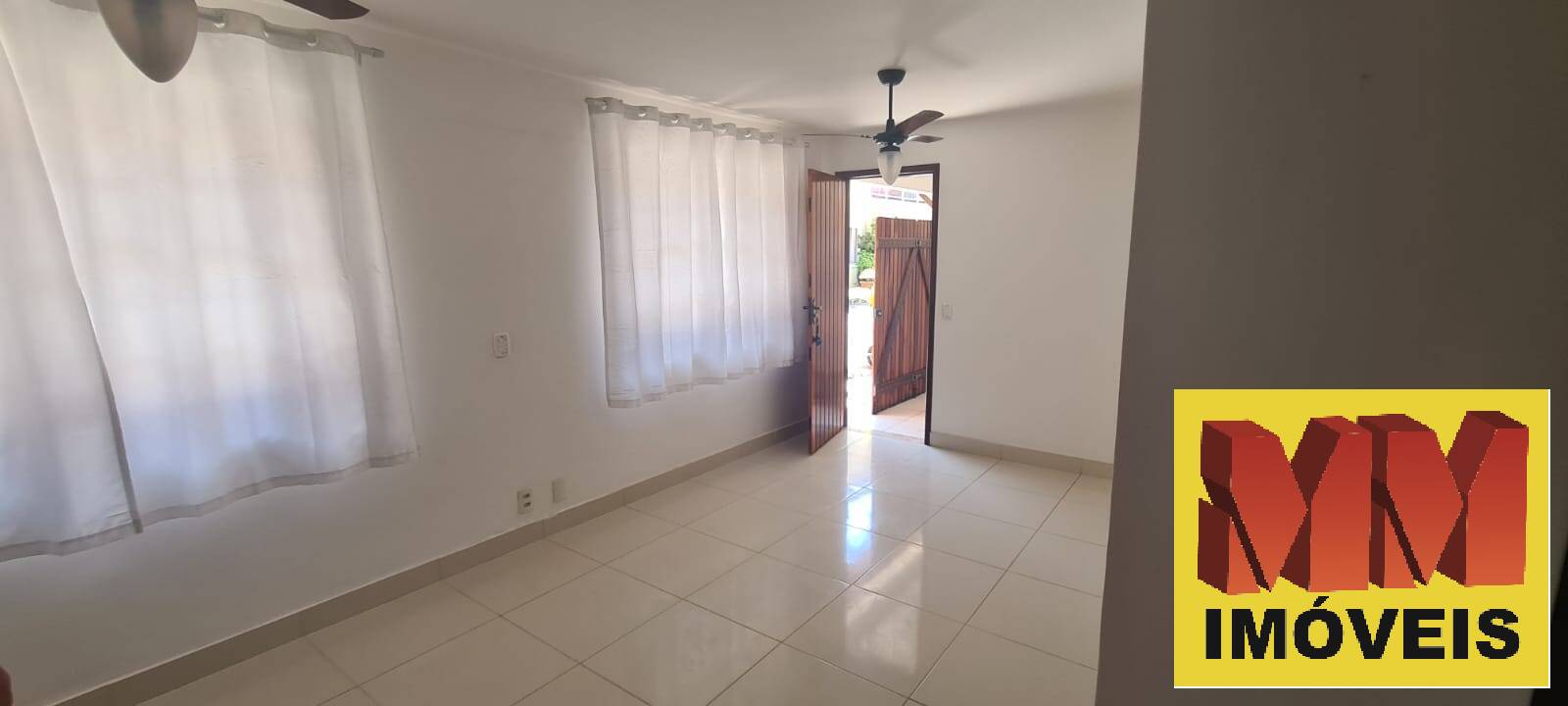 Casa de Condomínio para alugar com 4 quartos, 150m² - Foto 4